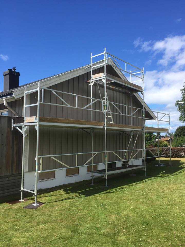 Gavelvägg med byggnadsställning